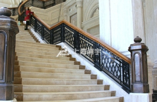 铜艺栏杆款式不同其安装工艺也不同
