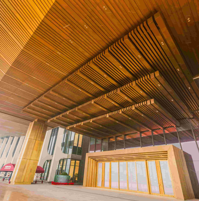 <h4>青岛上合组织峰会主会场--奥帆中心</h4><p>青岛上合组织峰会主会场--奥帆中心</p>