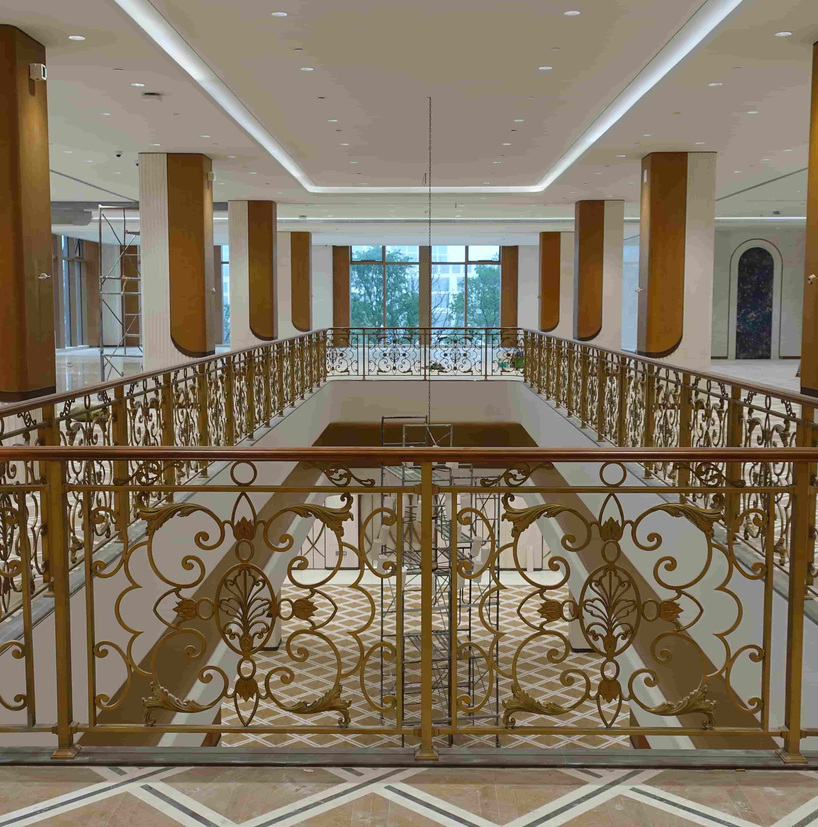 <h4>华为青浦练秋湖研发中心铜艺栏杆</h4><p>华为青浦练秋湖研发中心铜艺栏杆</p>