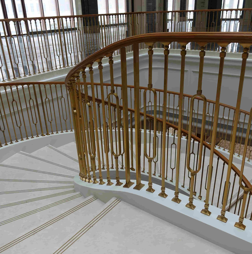 <h4>华为青浦练秋湖研发中心铜艺栏杆</h4><p>华为青浦练秋湖研发中心铜艺栏杆</p>