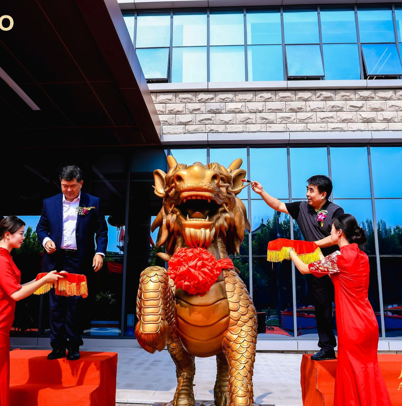 <h4>力诺集团制药公司铜麒麟</h4><p>力诺集团制药公司铜麒麟</p>