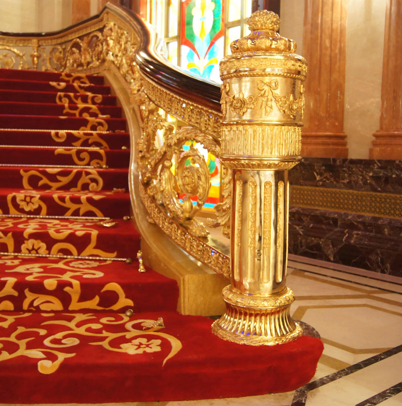 <h4>海澜集团总部铜艺栏杆</h4><p>海澜集团总部铜艺栏杆</p>