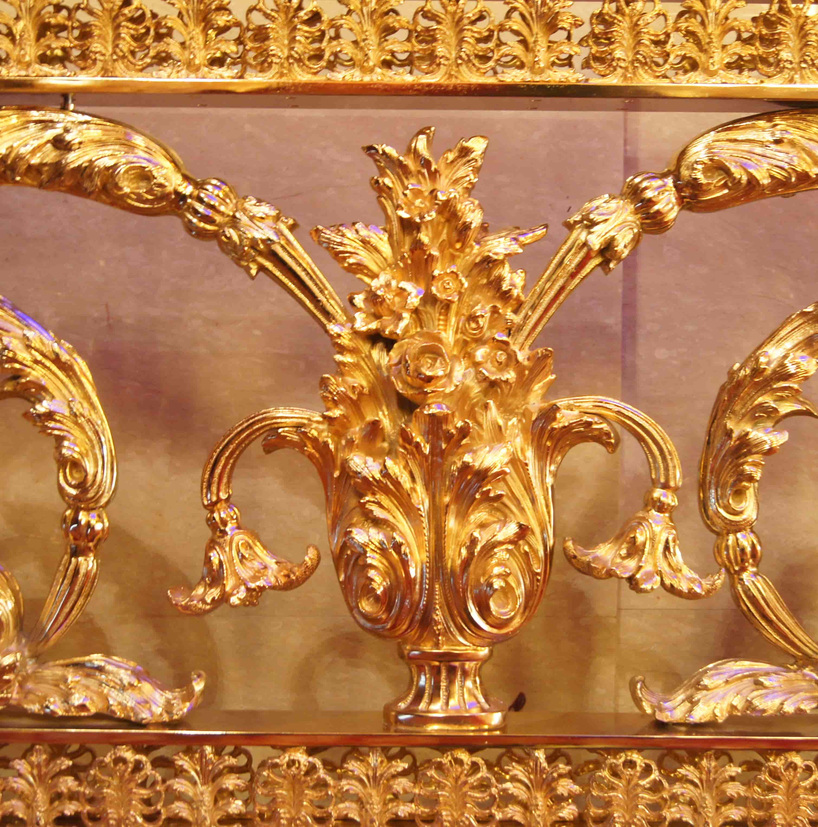 <h4>海澜集团总部铜艺栏杆</h4><p>海澜集团总部铜艺栏杆</p>